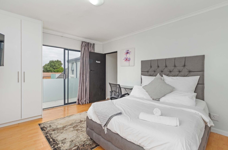 8 Bedroom Property for Sale in Milnerton Ridge Western Cape